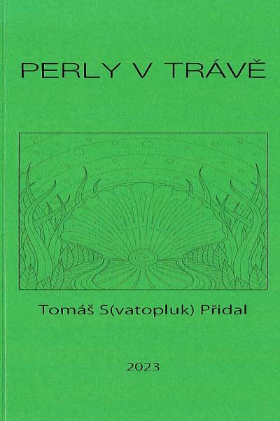 Perly v trávě
